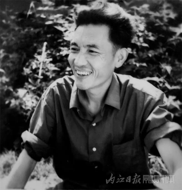 驚呆了！這位內(nèi)江人的鏡頭中，曾留下國內(nèi)眾多名人的身影(圖6)