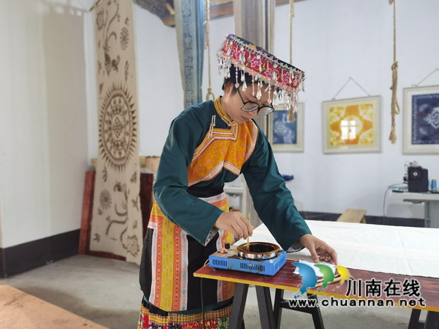 古藺：非遺蠟染工藝獻(xiàn)禮建黨百年(圖1)