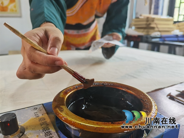 古藺：非遺蠟染工藝獻(xiàn)禮建黨百年(圖4)