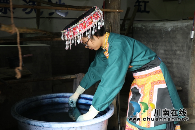 古藺：非遺蠟染工藝獻(xiàn)禮建黨百年(圖8)