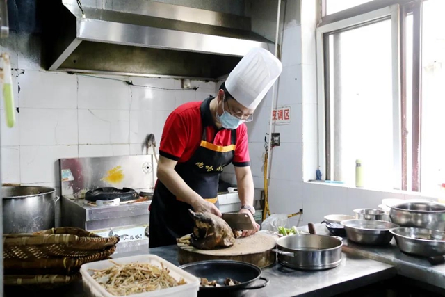 “雞哈豆花哥” ，你做的事現(xiàn)在傳遍了瀘州 ！(圖10)