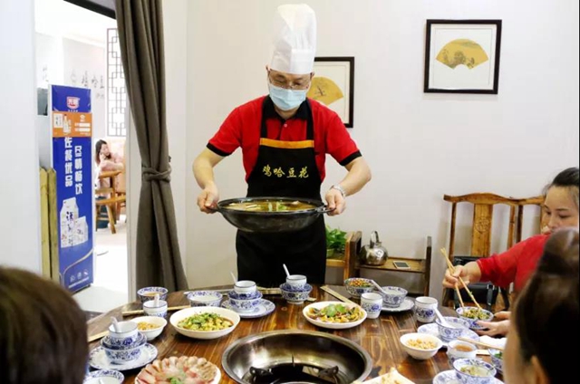 “雞哈豆花哥” ，你做的事現(xiàn)在傳遍了瀘州 ！(圖13)