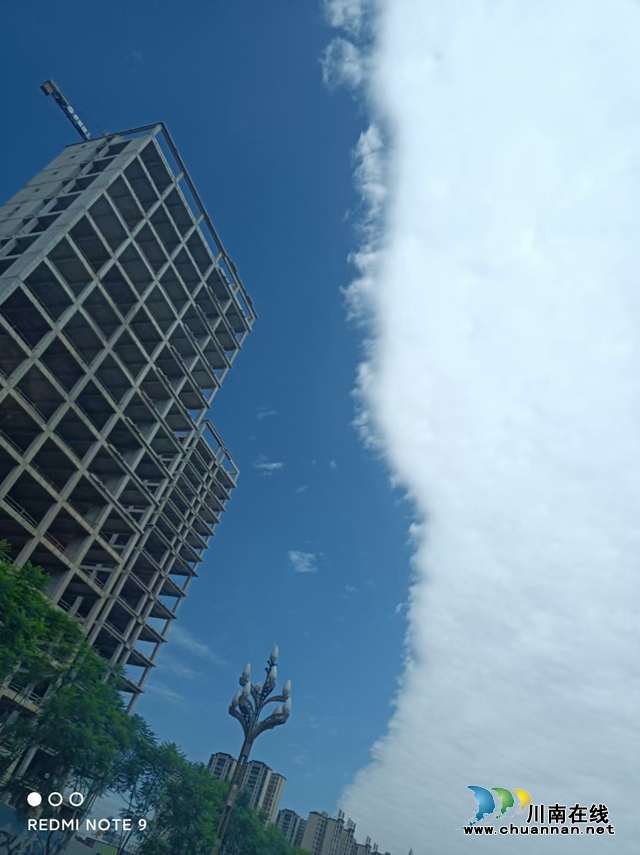 今日瀘州：“萬(wàn)丈雪山壓頂來(lái)”？(圖7)
