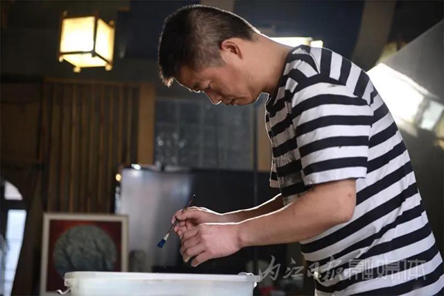 至“扇”至美！內(nèi)江這位手藝人的作品太驚艷了！(圖4)
