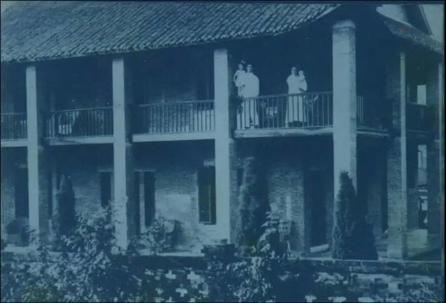 【西南醫(yī)大70周年校慶】帶你去看當年的“臨床醫(yī)學院”(圖17)