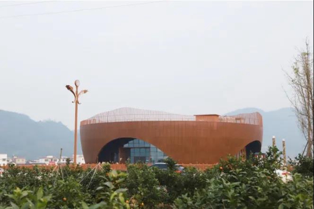 宜賓又新增一網(wǎng)紅打卡地！觀光塔、拖船公園、荷塘、美食街……(圖2)