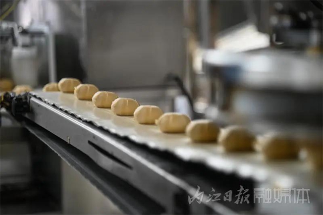 一年賣出1500噸！內(nèi)江這個非遺麻餅到底有好好吃？(圖5)