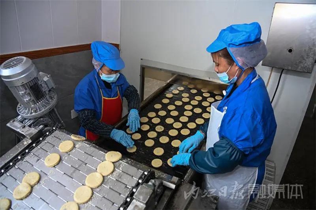 一年賣出1500噸！內(nèi)江這個非遺麻餅到底有好好吃？(圖6)
