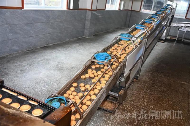 一年賣出1500噸！內(nèi)江這個非遺麻餅到底有好好吃？(圖10)